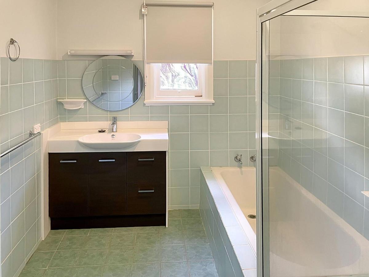 Leafy Secluded Retreat In East Tamworth